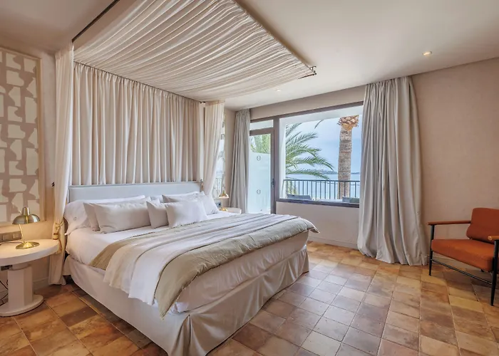 Hoposa Uyal 4 Sup 4* بورت دي بوينسا